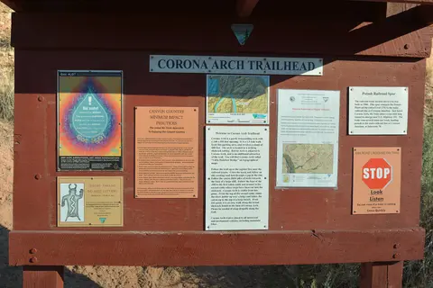 Information kiosk, Corona Arch Trailhead.