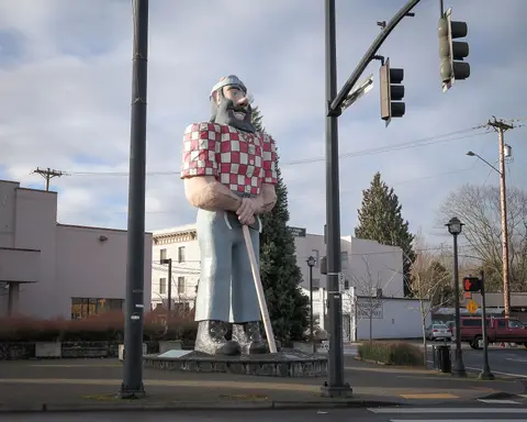Paul Bunyan Statue in Kenton.