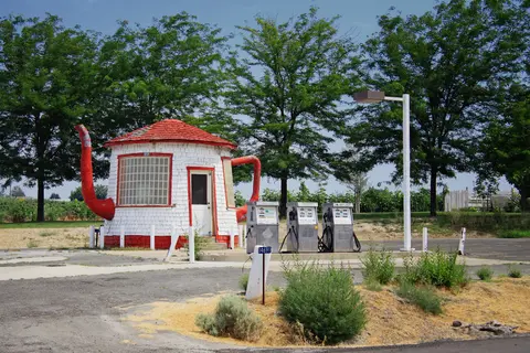 Teapot Dome Service Station in Zillah.