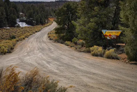 Unpaved road, Chimney Peak Back Country Byway.