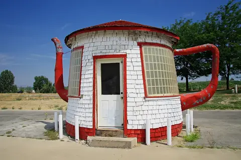 Teapot Dome Service Station building.