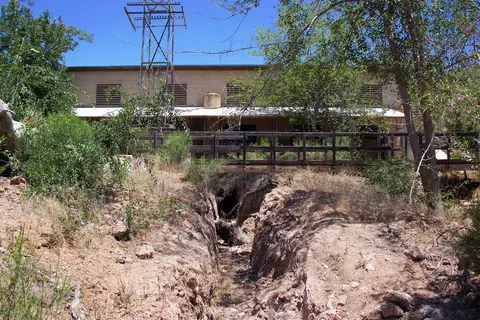Old power plant building, Childs Trailhead.