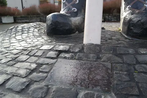 Base and boots, Paul Bunyan Statue.