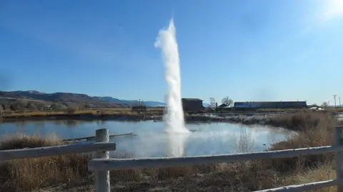 Erupting waters, Old Perpetual Geyser.