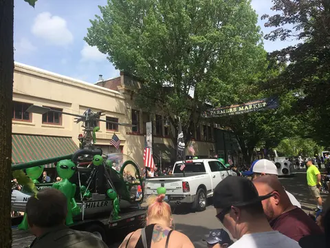 Parade float, McMinnville UFO Festival.