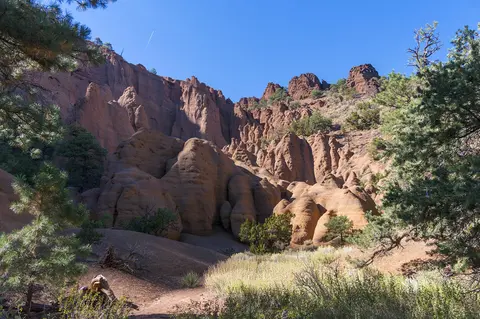 Natural amphitheater along Red Mountain Trail.