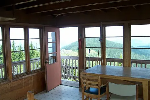 Cabin interior, Indian Ridge Lookout.