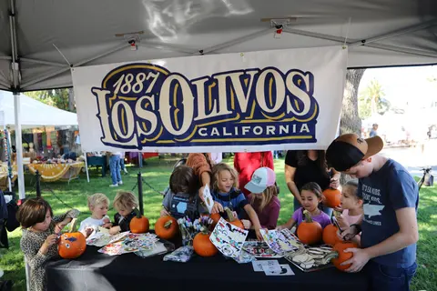 Pumpkin decorating, Los Olivos Day in the Country.
