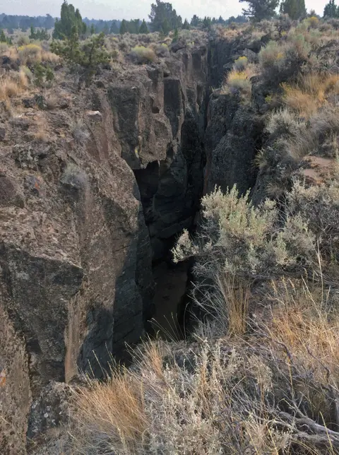 Volcanic fissure at Crack-in-the-Ground.