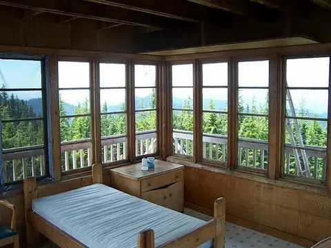 Cabin interior, Indian Ridge Lookout.