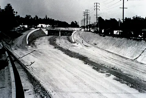 Construction of Arroyo Seco Historic Parkway.