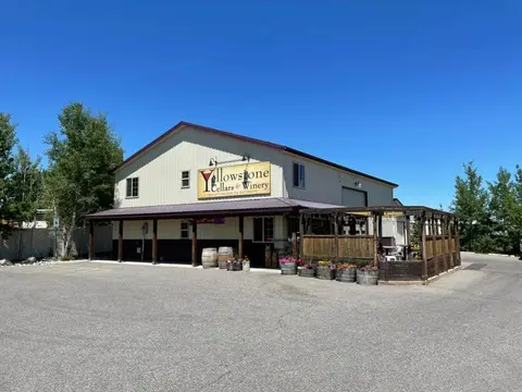 Exterior of Yellowstone Cellars & Winery.