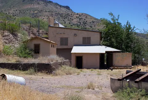 Old power plant at Childs Trailhead.