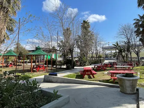 Picnic area at Murray Family Farms.