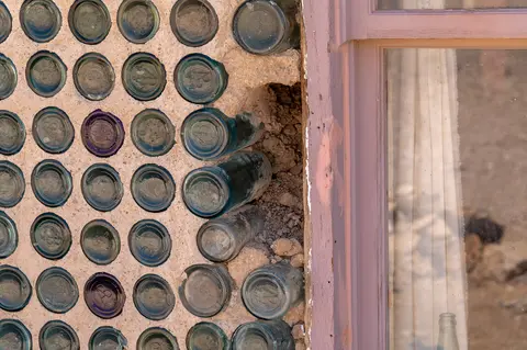 Bottle wall, Tom Kelly Bottle House.