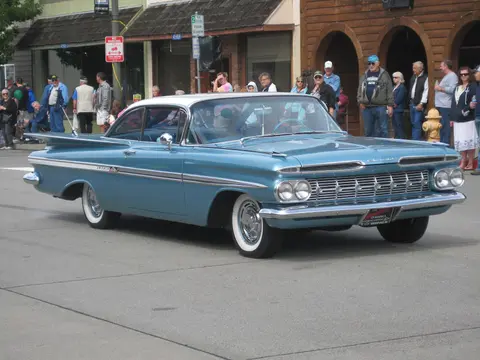 Classic car at Cascade Days parade.