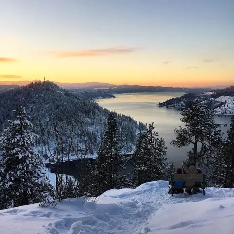Winter view along Mineral Ridge Trail.